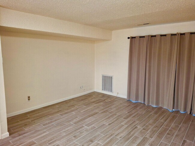 Building Photo - AUBURN WOODS TOWNHOUSE