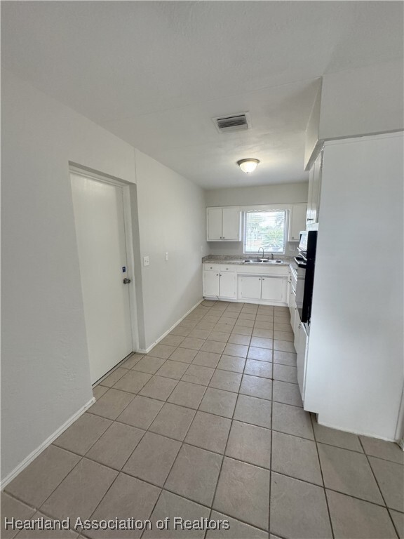 Foto del edificio - 2487 N Cochrane Rd