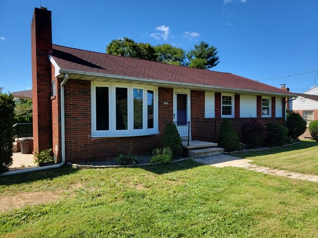Building Photo - 2422 New Holland Pike