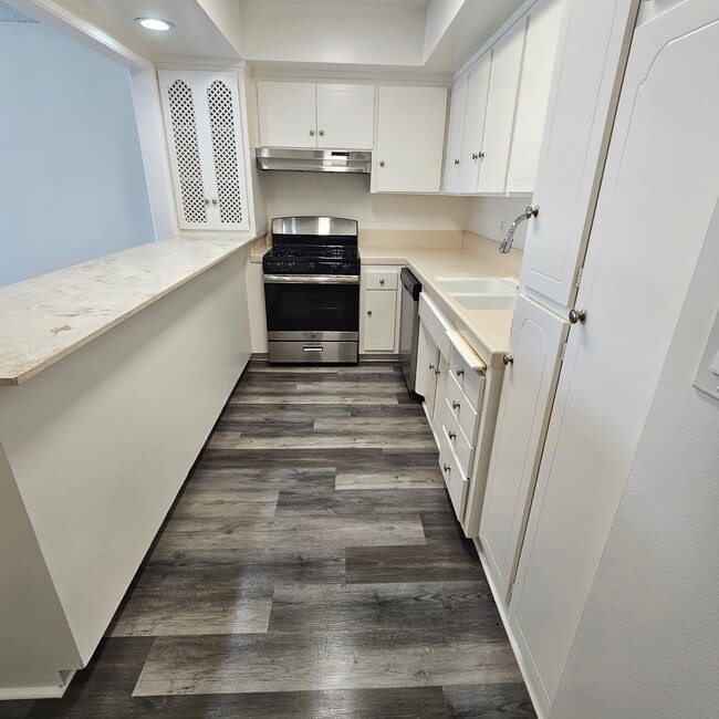 307kitchen - Villa Palms Apartments