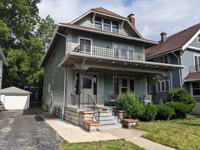 Foto del edificio - 487 Crescent Ave