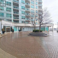 Building Photo - 600 Queens Quay W