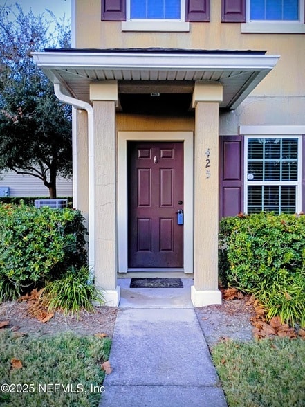 Foto del edificio - 425 Oasis Ln