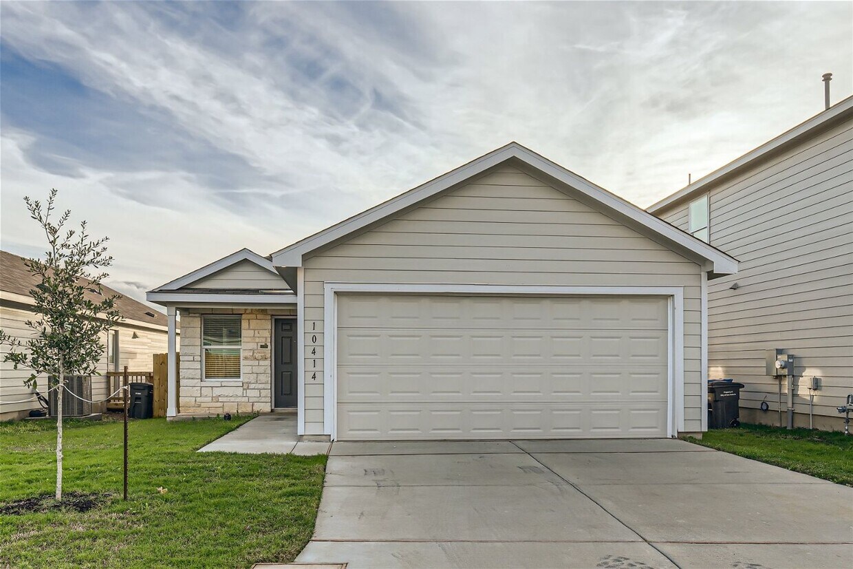 First time rental!! Only 10 miles from Ran... House Rental in Converse, TX