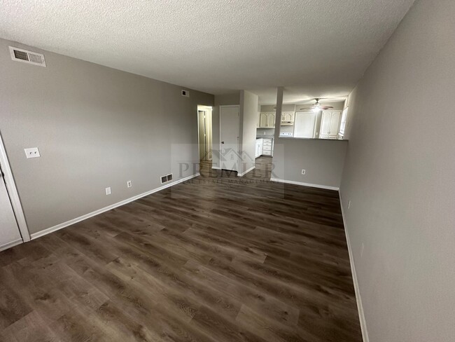 Foto del edificio - 302 W Montgomery St