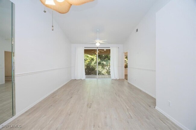 Foto del edificio - 326 Bradstrom Cir