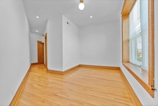 Foto del edificio - 3406 N Sheffield Ave