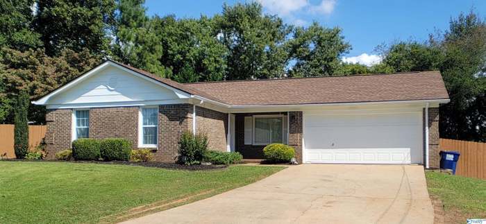 Primary Photo - 1004 Wood Cir