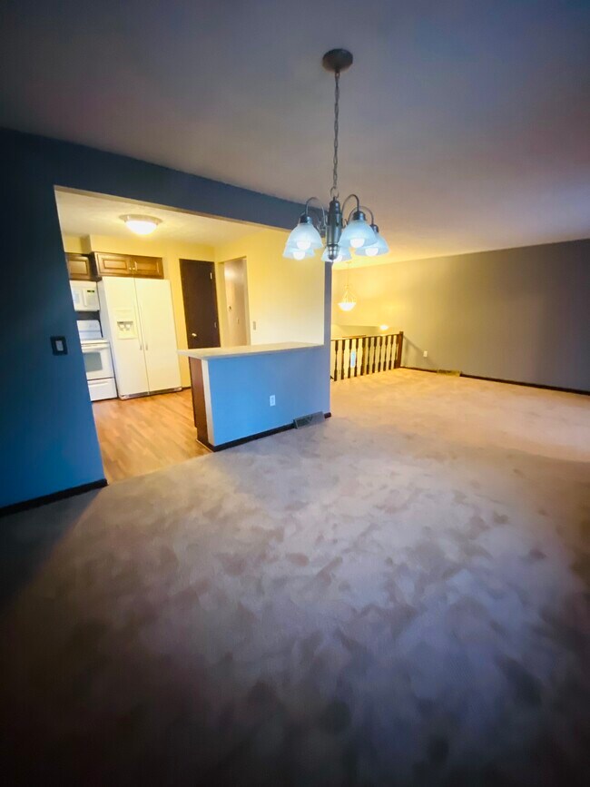 Foto del edificio - 11266 Billingham Ave NW