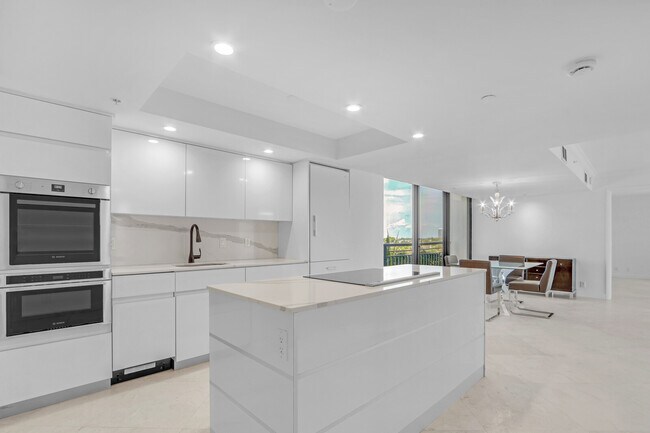 Building Photo - 3000 N Ocean Dr