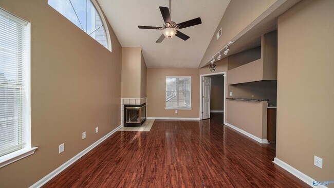 Building Photo - 124 Waters Edge Ln