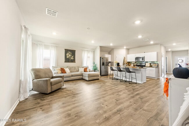 Building Photo - 205 Cane Run Ct