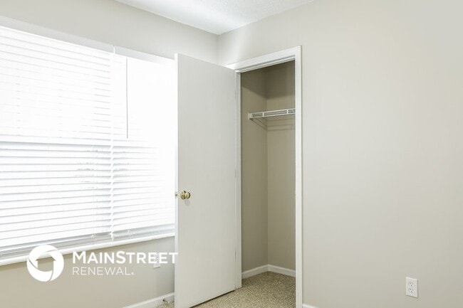 Foto del edificio - 3323 Retriever Rd