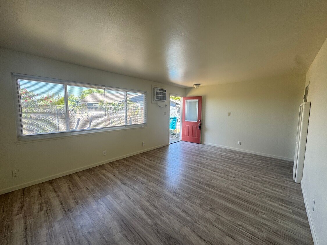 Foto del edificio - 4360 Twain Dr