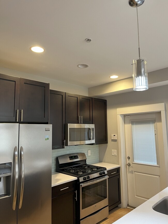 Kitchen - 1417 Reed St