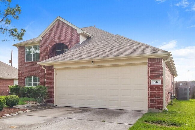 Foto del edificio - 304 Cedar Branch Dr