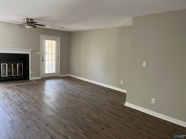 Foto del edificio - 2602 Wynterhall Rd SE