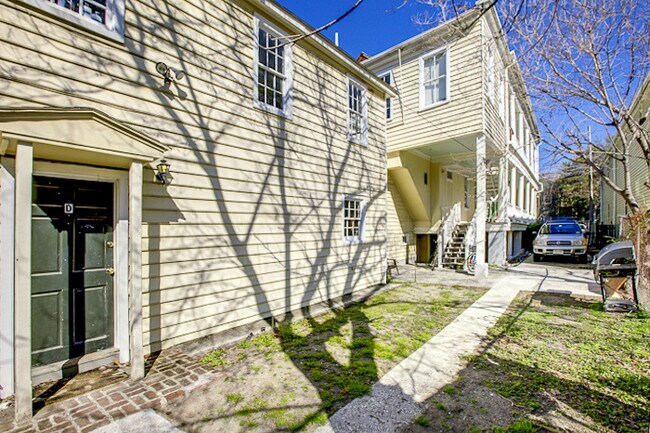 Building Photo - Beautiful Downtown Charleston Apartment
