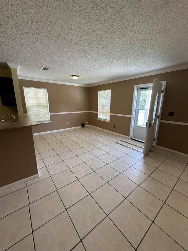 Building Photo - 4 bedroom in Jacksonville FL 32209