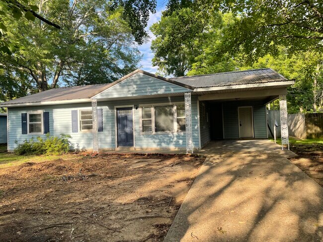 Building Photo - 124 Poplar St