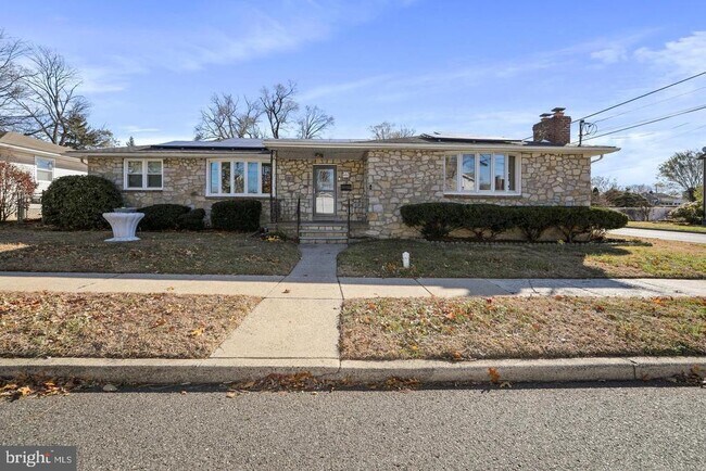 Foto del edificio - 8402 Holman Ave