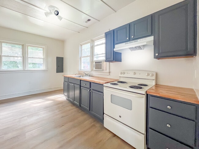 Building Photo - 508 N 7th Ave