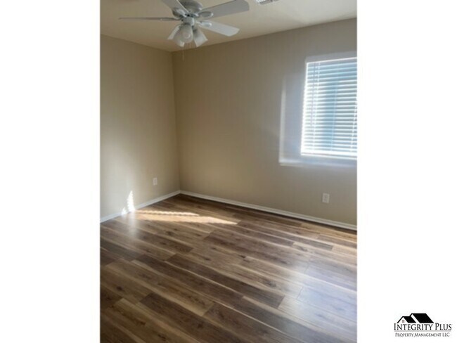 Building Photo - 9036 W Concordia Dr
