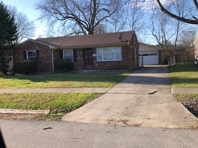 Building Photo - Nice 3 Bedroom 1 Bathroom Ranch