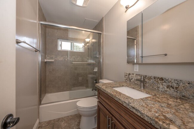 Foto del edificio - North Monrovia Updated Spacious 1bed/1bath upstairs Unit