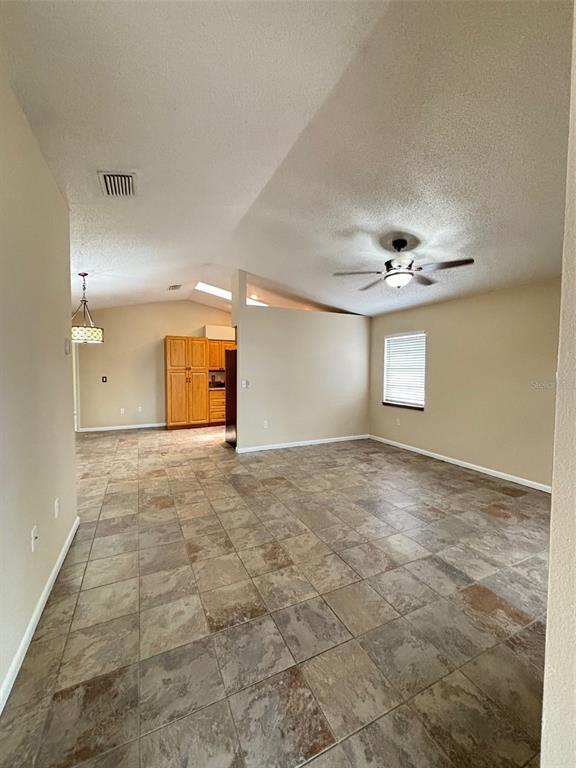 Foto del edificio - 1163 Coleman Ave