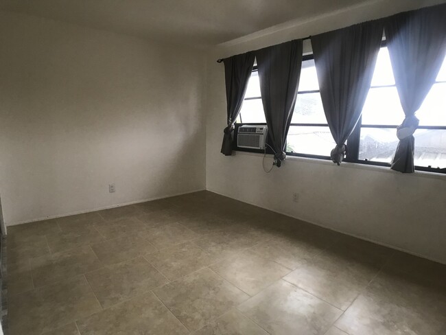 Foto del edificio - Single family, very spacious 2 bedroom, 2....