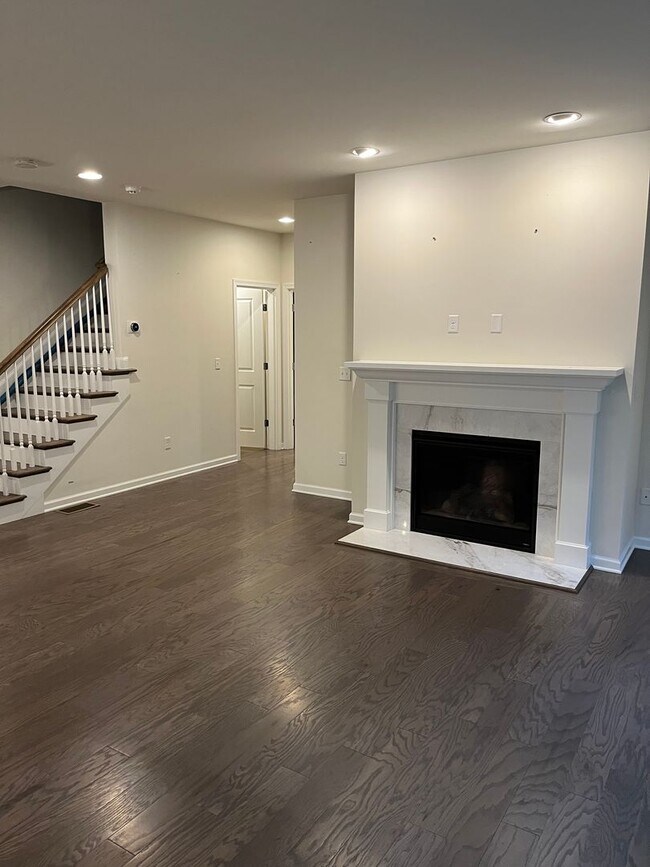 Foto del edificio - Large Executive 5 Br 3.5 Bath Home in Weym...