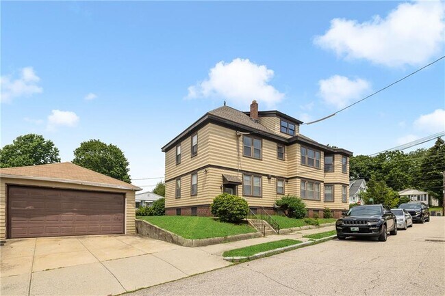 Building Photo - 1190 Smith St