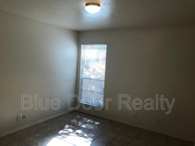 Foto del edificio - 4601 Carlisle Blvd NE