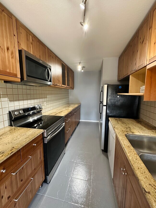 Foto del edificio - 700 Westmount Dr