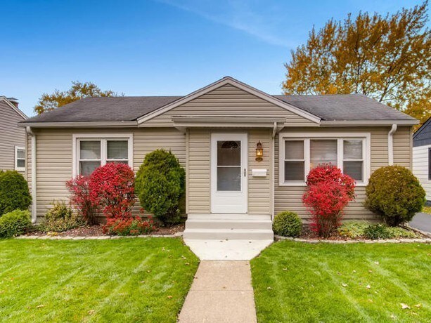 Primary Photo - 10008 South Tripp Avenue, Oak Lawn, IL 60453