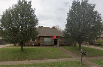 Building Photo - 2403 Ridgevalley Dr