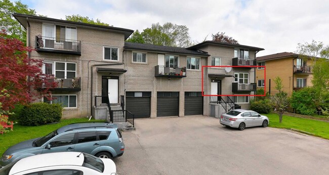 Photo du bâtiment - RENOVATED- Private Large 2 BEDROOM 1 Bath ...