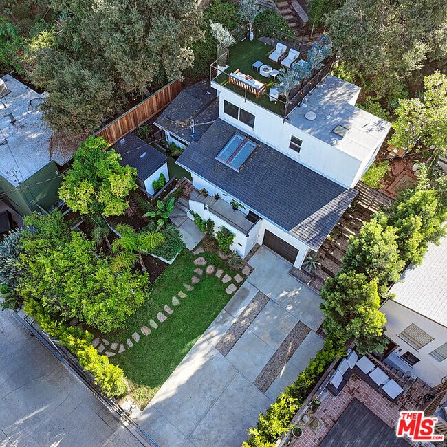 Foto del edificio - 8326 Ridpath Dr