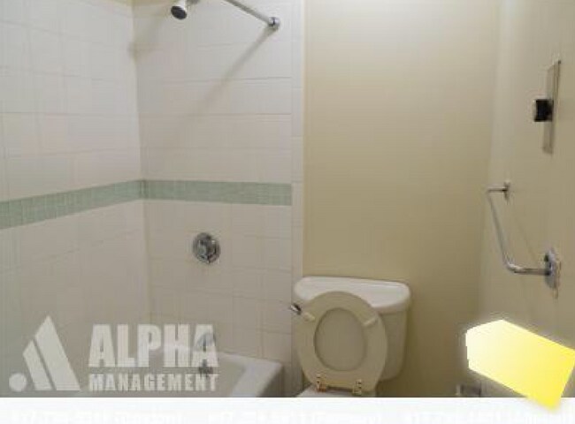 Foto del edificio - 43 Bay State Rd