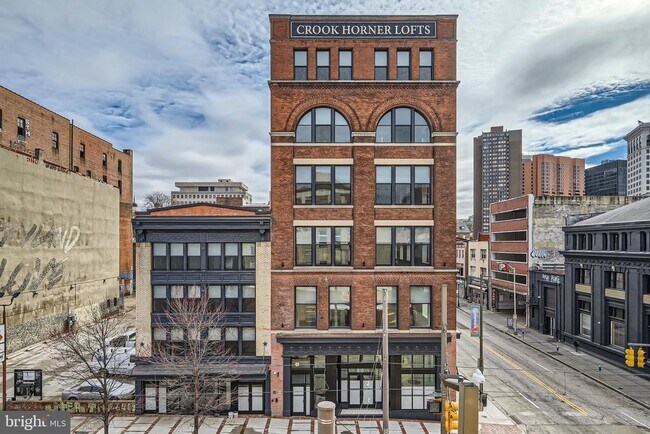 Foto del edificio - 303 N Howard St