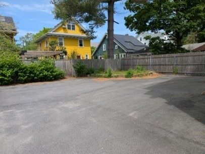 Building Photo - 228 Pleasant St