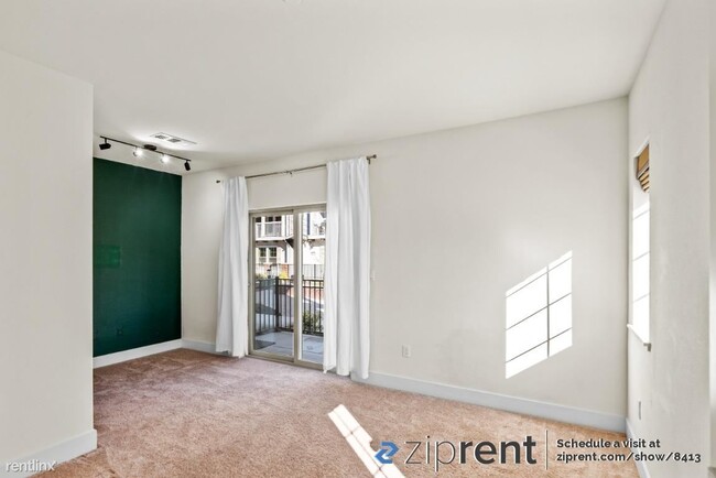 Building Photo - 3 br, 3.5 bath Townhome - 8595 Leeward Way...