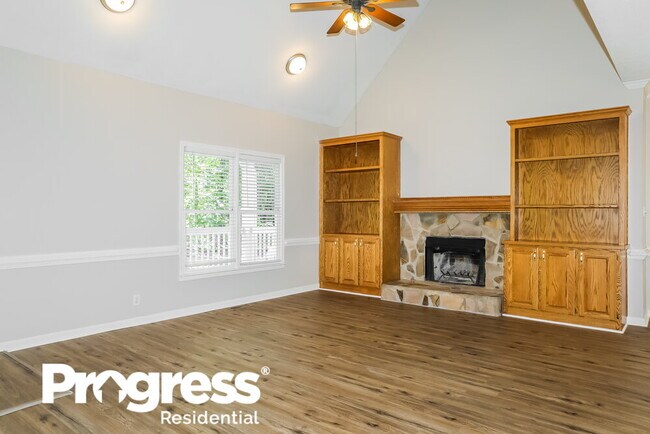 Building Photo - 2461 Sanjo St NE
