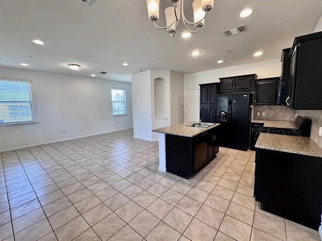 Foto del edificio - Room in Townhome on Zodiac Ln