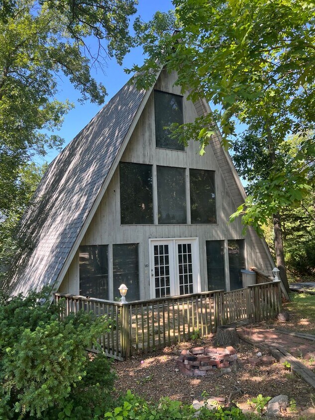 Foto principal - 1 bedroom, 2 lofted conforming rooms/ 1.5 ...
