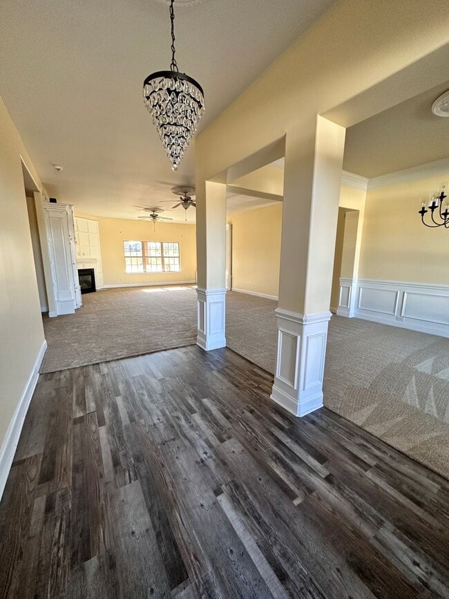 Building Photo - Exclusively Offered by Muse Realty Rentals...