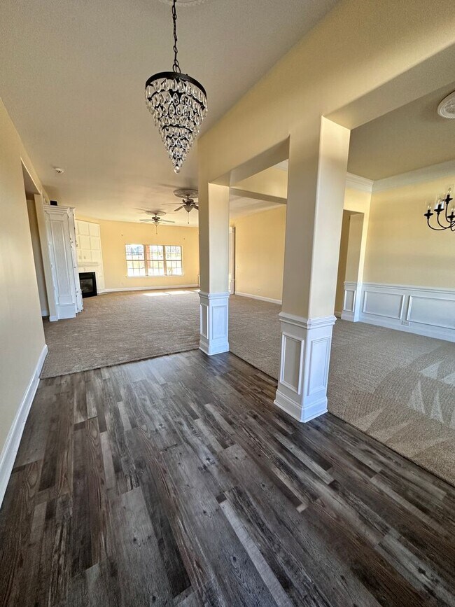 Foto del edificio - Exclusively Offered by Muse Realty Rentals...