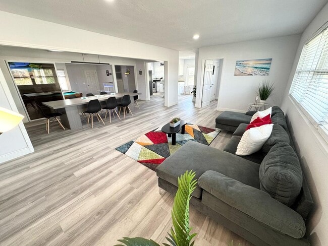 Foto del edificio - 2326 S Peninsula Dr