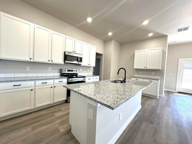 Foto del edificio - 611 E 31st St